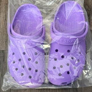 Galaxy Purple croc NWT m9/w11